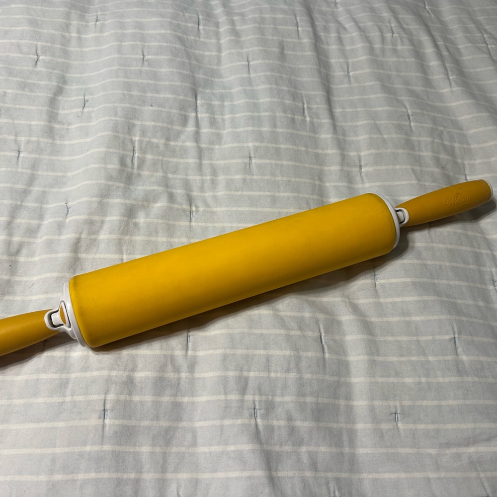 Wilton Yellow Melamine Rolling Pin Removable Handles 22in! No longer sold